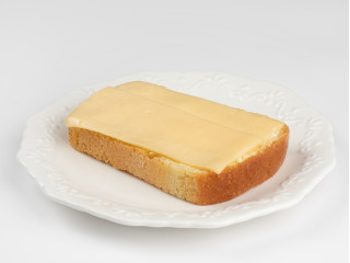 Бутерброд с сыром и маслом